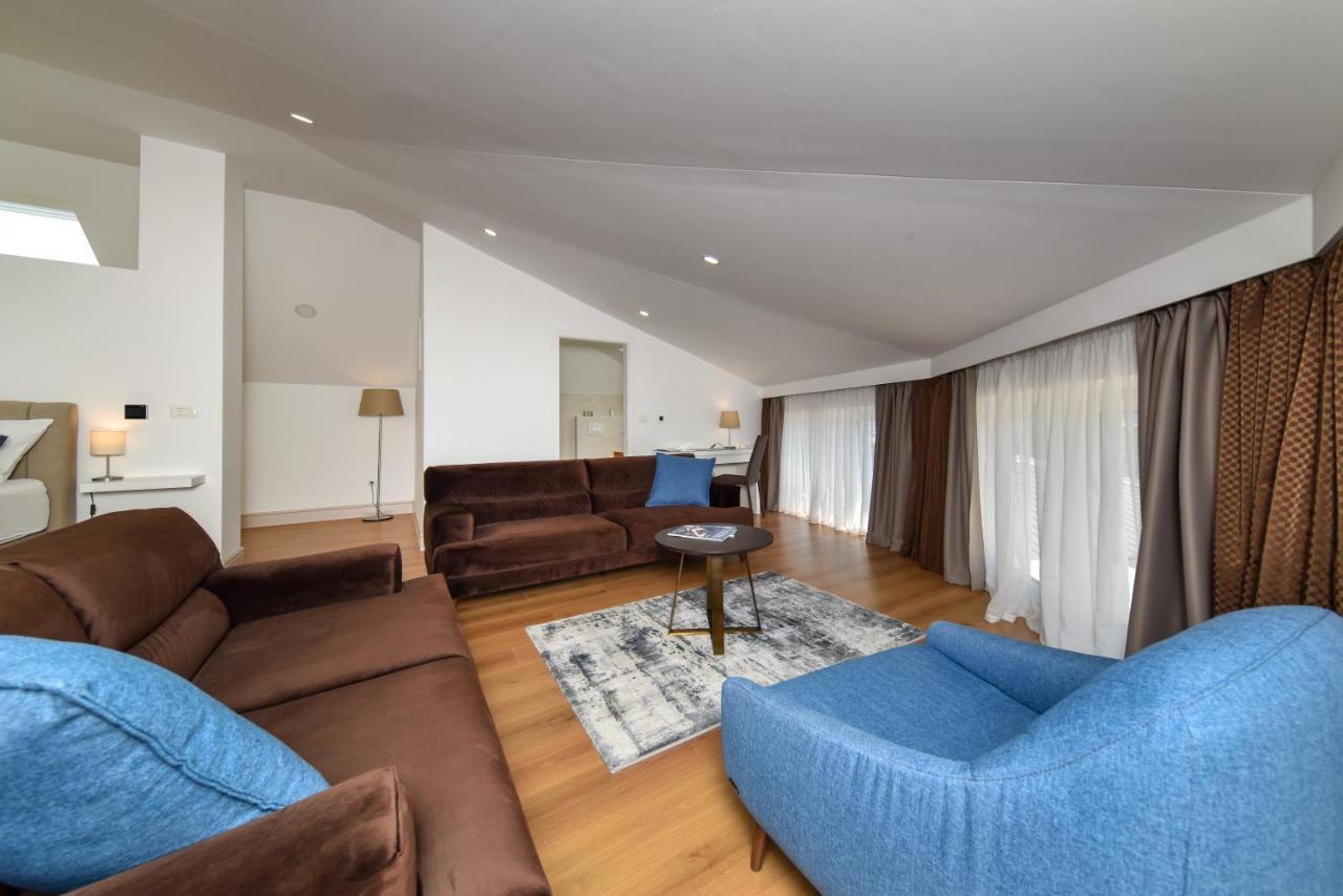 Appartamento Novem Zara Esterno foto